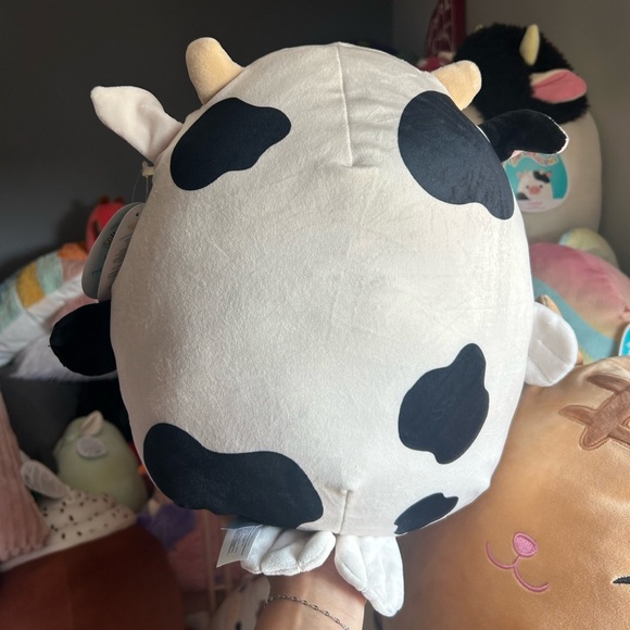 Alita the black and white seacow squishmallow NWT 12in - Picture 3 of 4